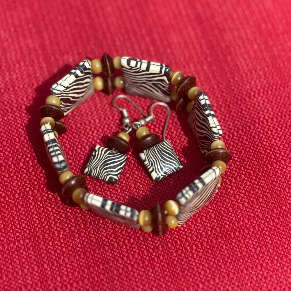 Brown and Cream Zebra Patterned Beaded Bracelet with Matching Earrings